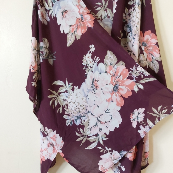 Charming Charlies Burgundy Floral Sheer Asymmetric Open Front Elegant Kimono - Picture 4 of 8